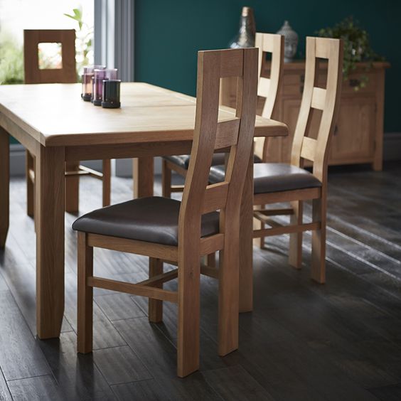 Cambridge Oak Medium Extending Dining Table (1.4 m-1.8 m)