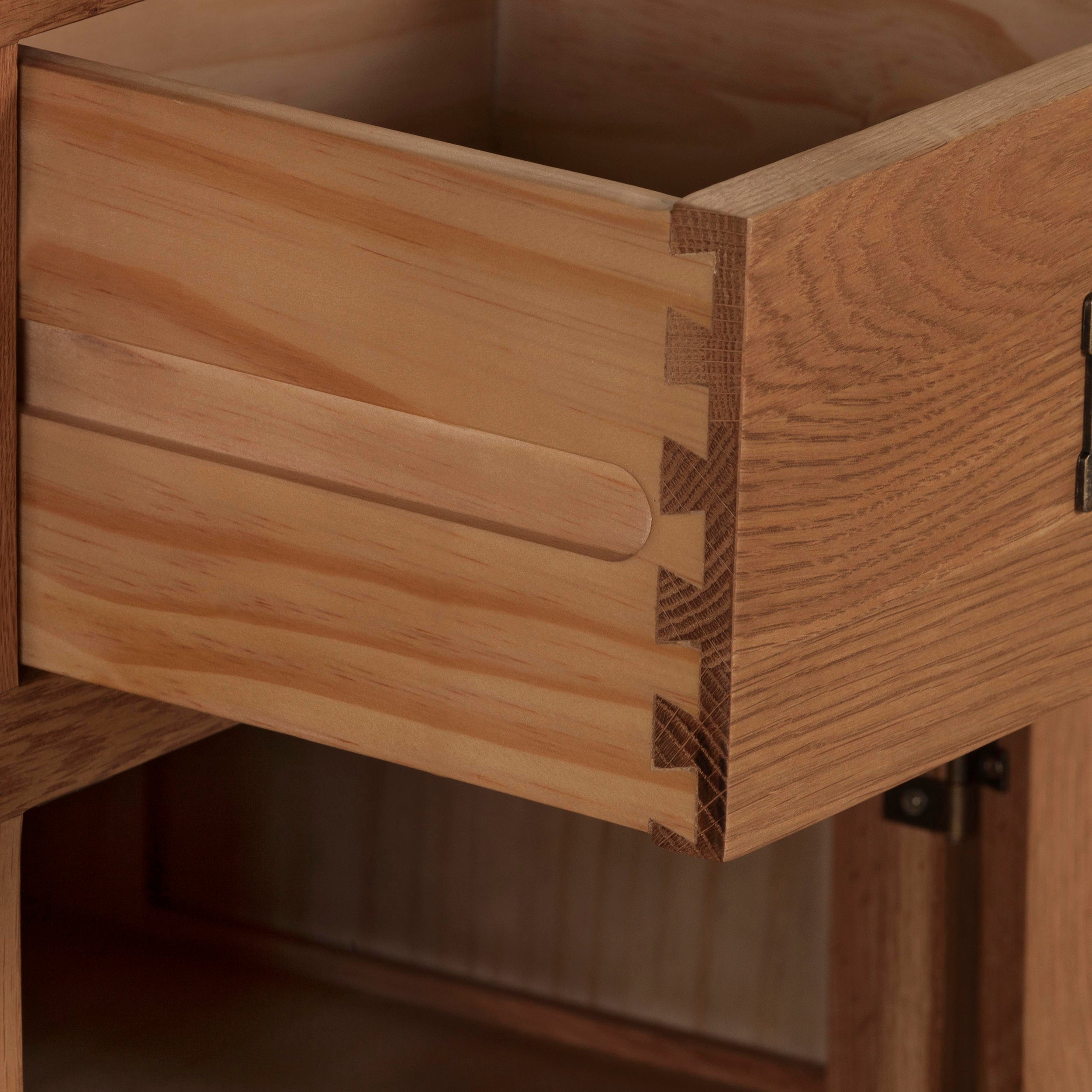 Cambridge Oak Small 1 Drawer 2 Door Sideboard