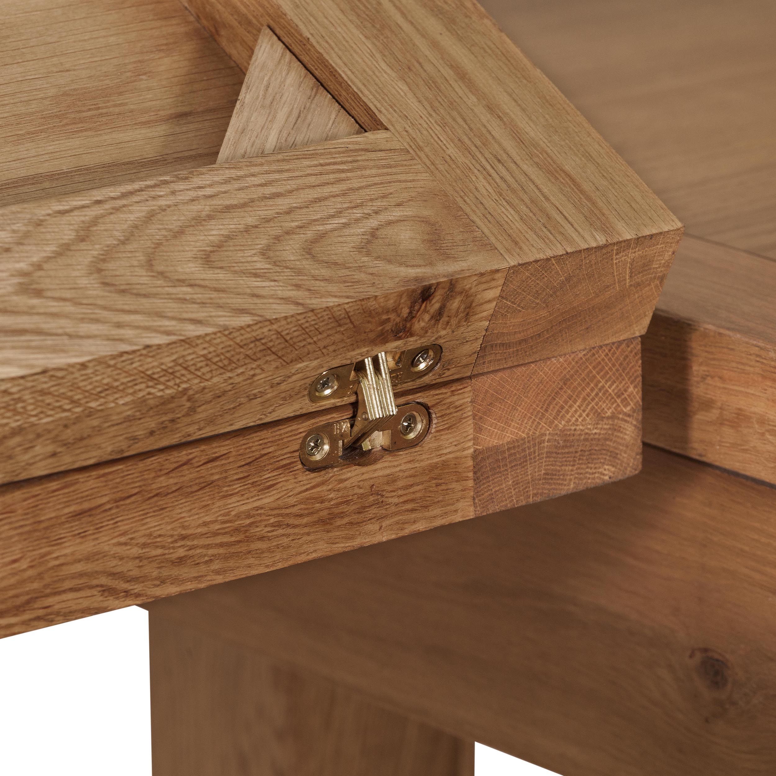 Cambridge Oak Round Extending Dining Table (1.1 m-1.5 m)