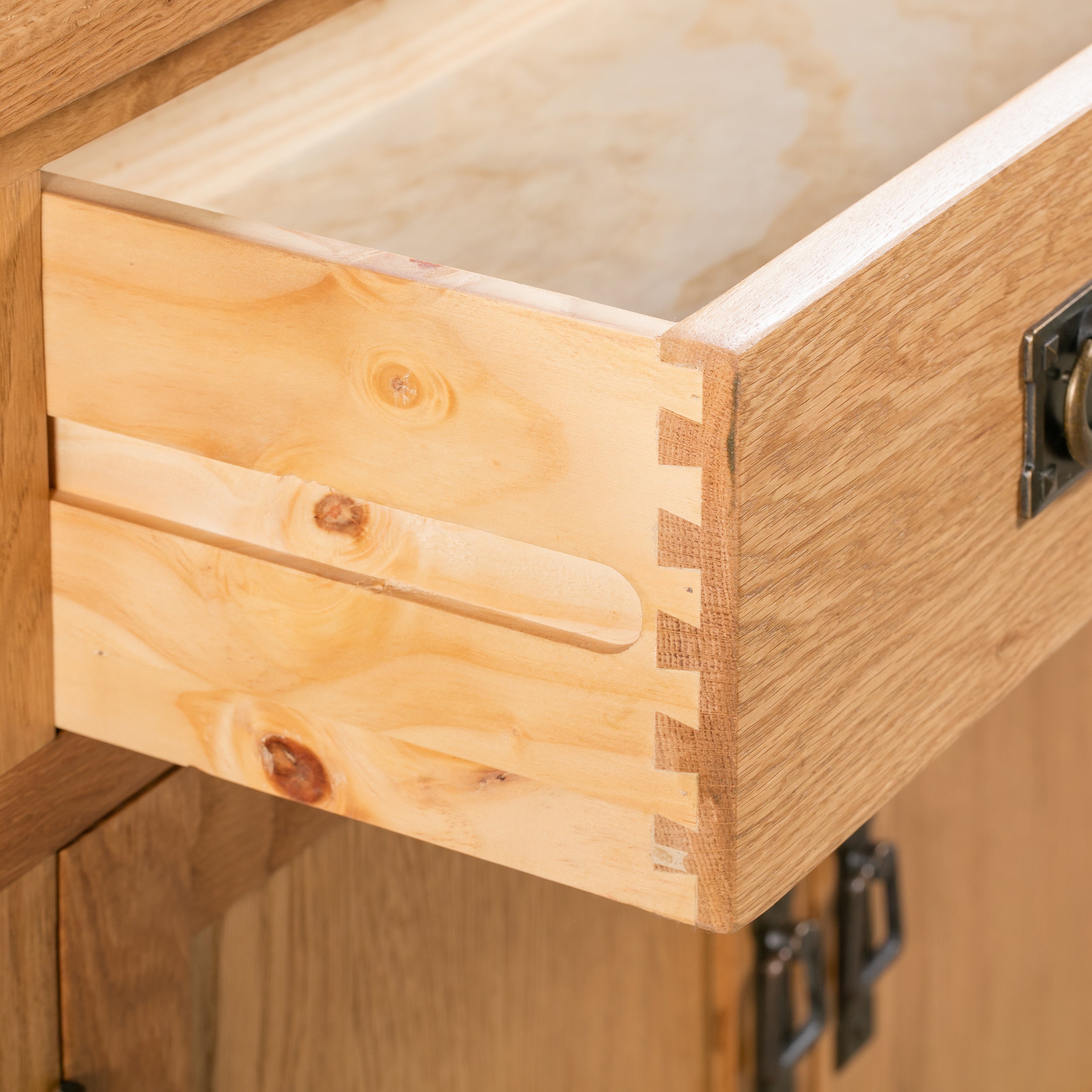 Cambridge Oak 4 Door 3 Drawer Sideboard